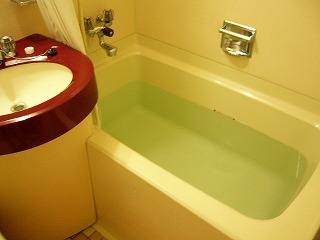 バスタブに指定位置まで入ったお湯