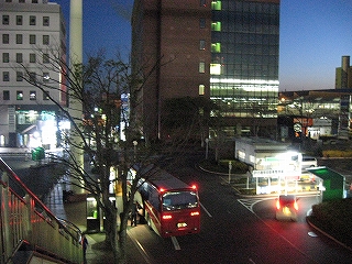 未明小倉駅のデッキにて