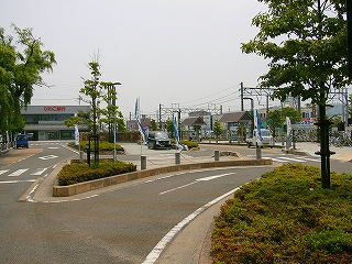 複雑な緑地帯をもつロータリー。