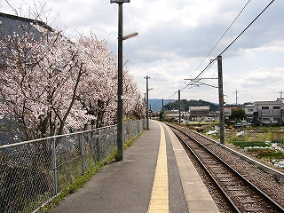 長く延びるホーム。