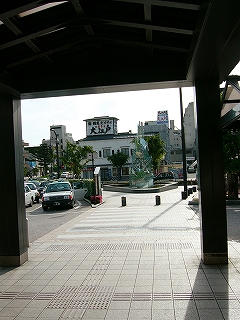 駅前を垣間見て