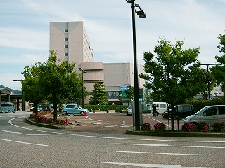 ロータリー内部の駐車場