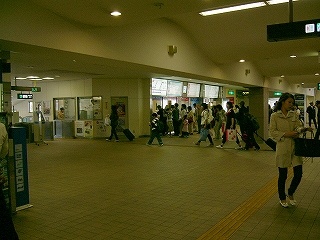 広いコンコース。