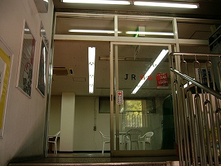 大きなガラスの引き戸。