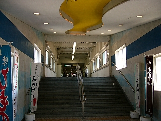 通路内の階段。